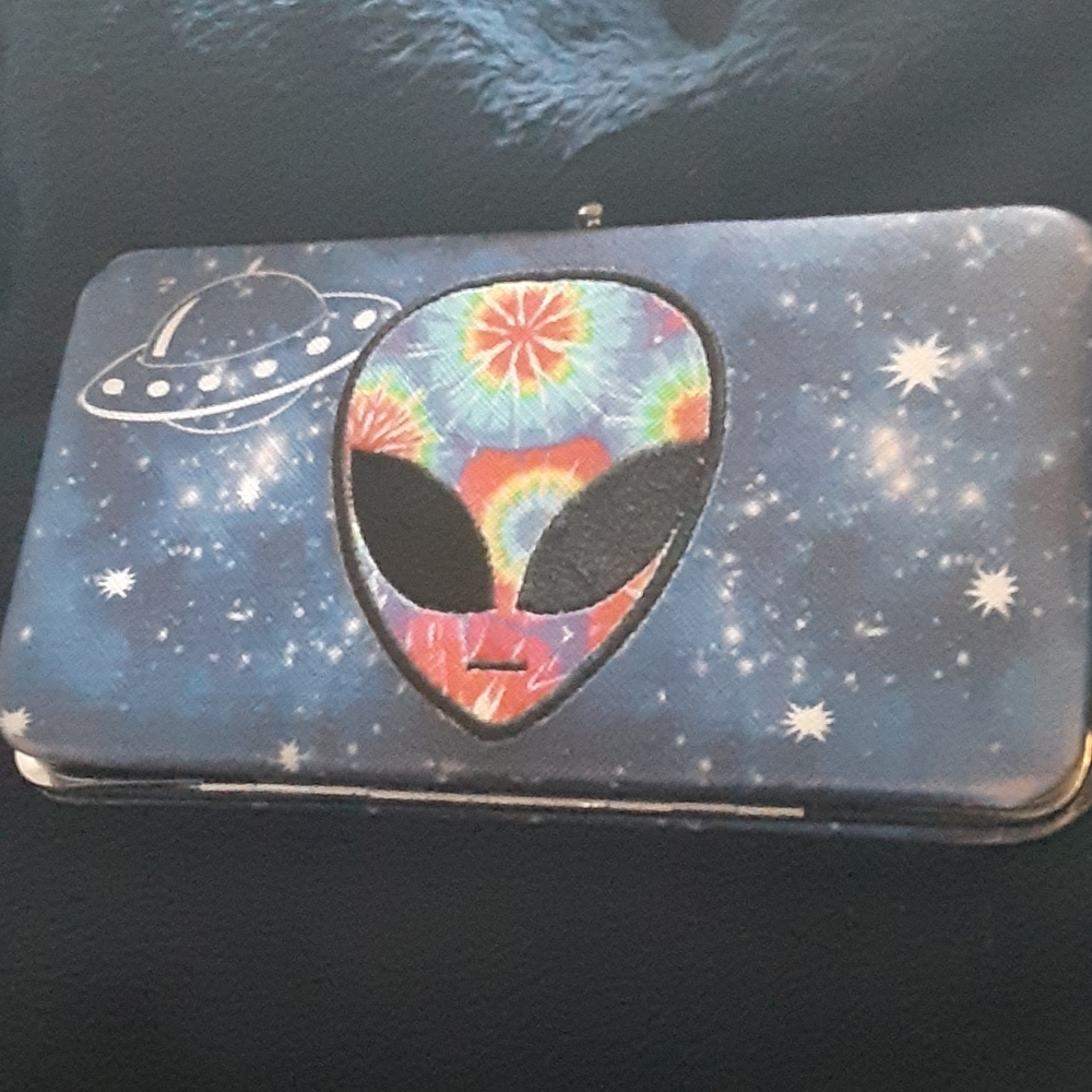 Alien Wallet